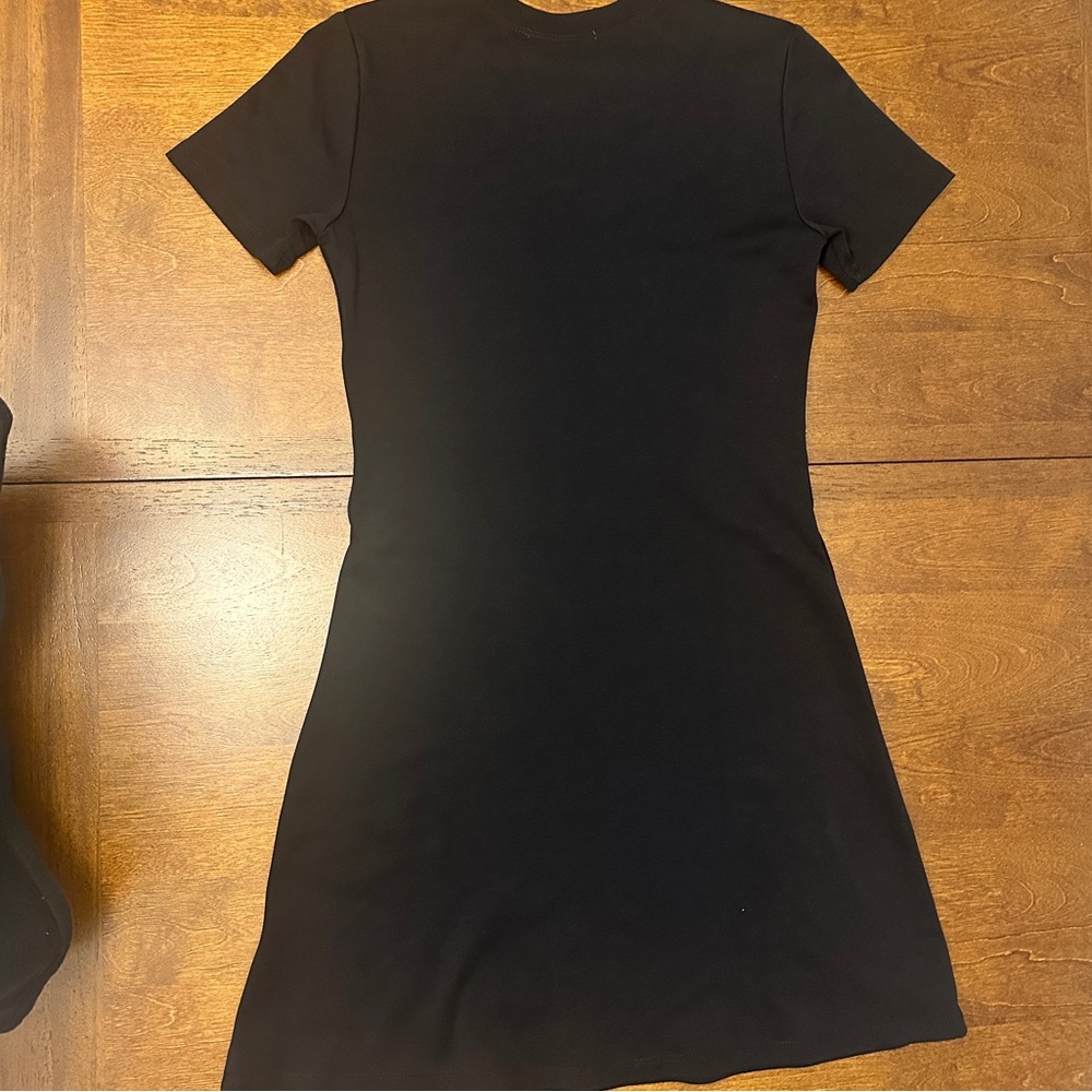 Chic Black Short Sleeve Mini Dress - Picture 2 of 3